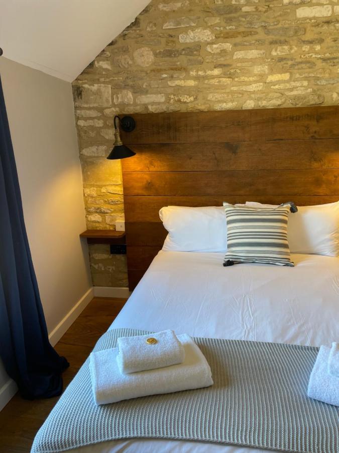 The Queen Matilda Country Rooms Avening Exterior foto